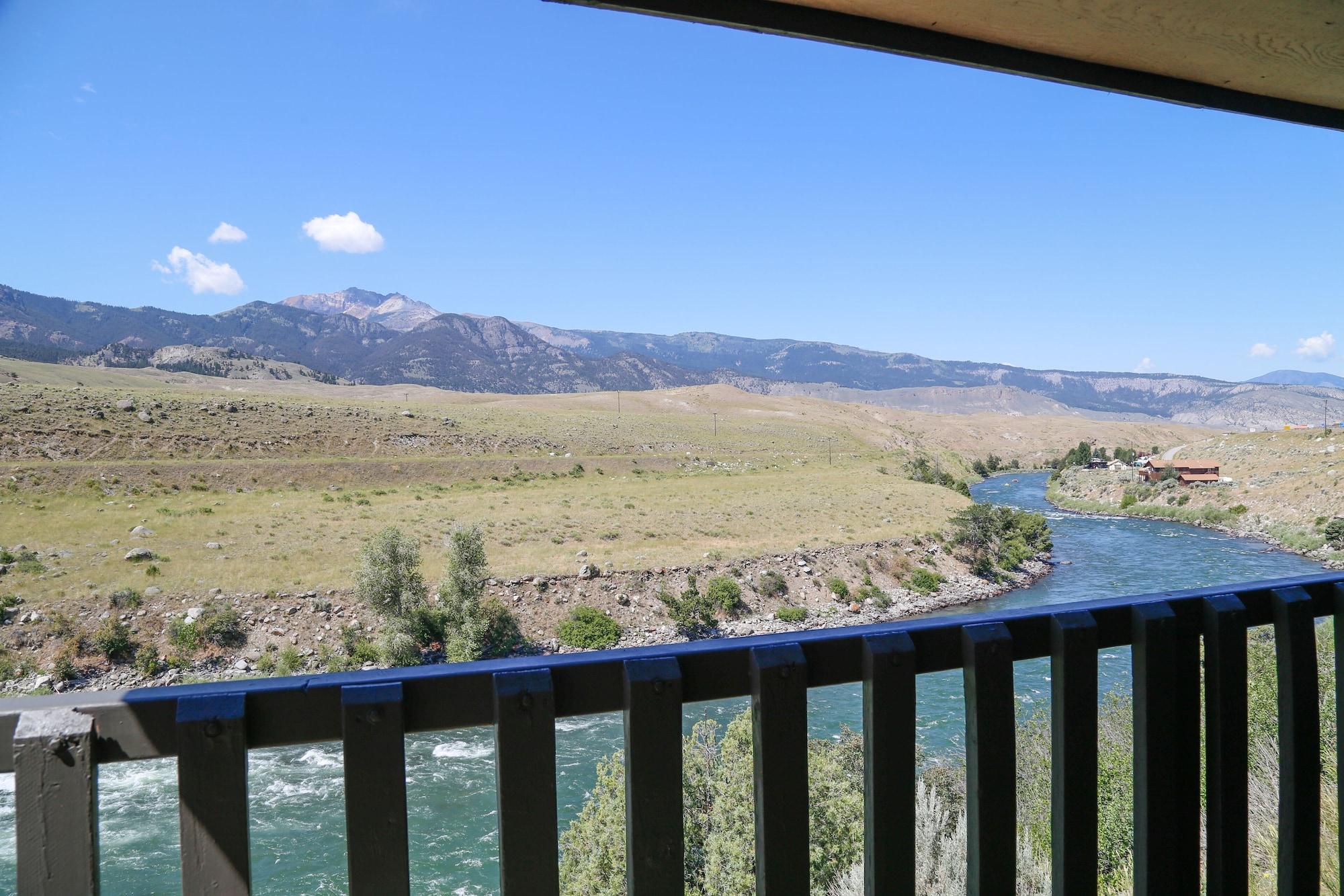 The Ridgeline Hotel At Yellowstone, Ascend Hotel Collection Gardiner Zewnętrze zdjęcie