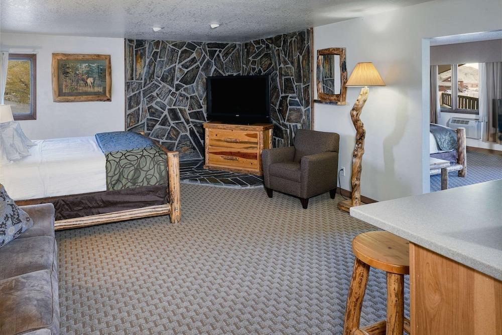 The Ridgeline Hotel At Yellowstone, Ascend Hotel Collection Gardiner Zewnętrze zdjęcie