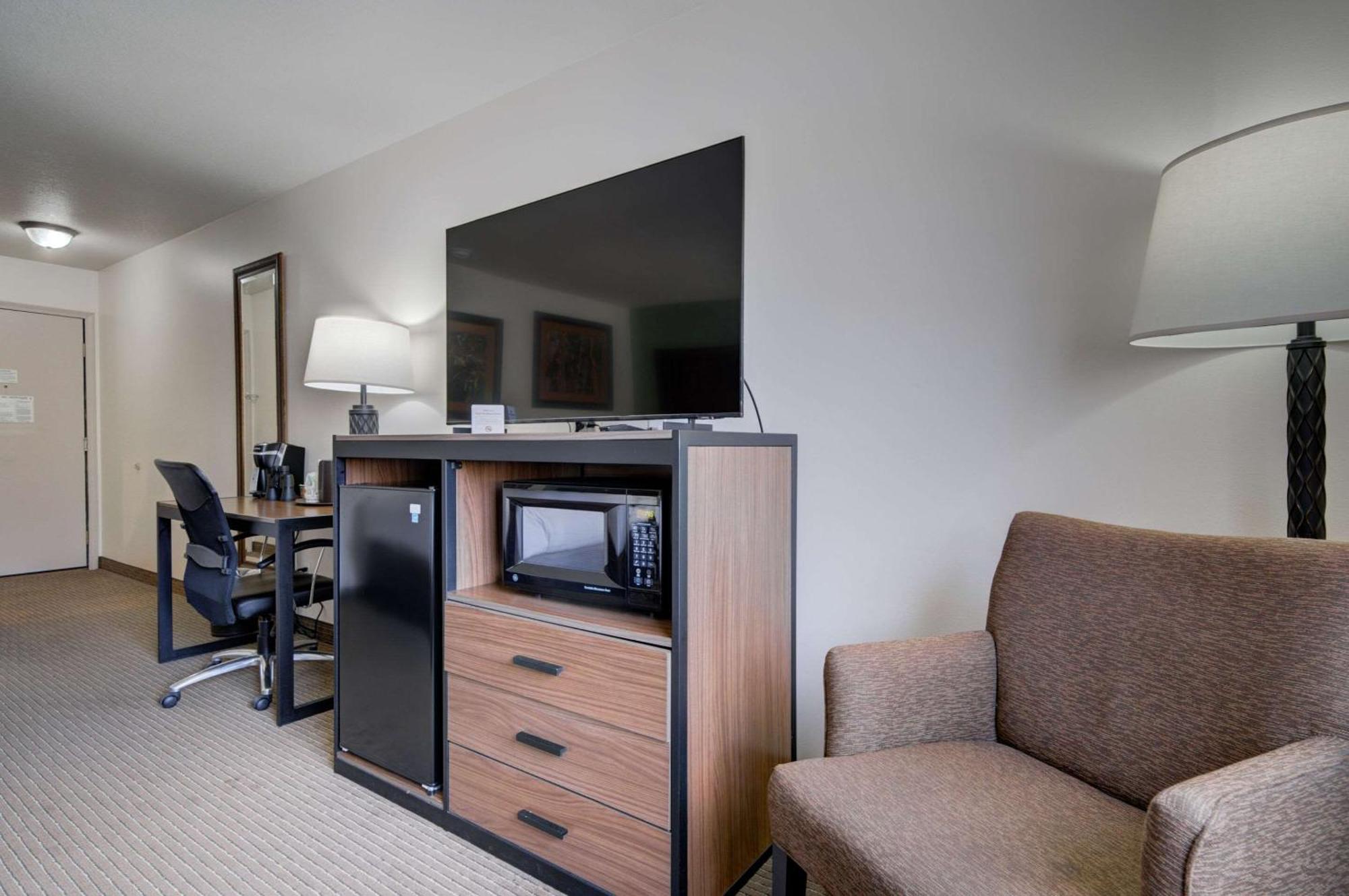 The Ridgeline Hotel At Yellowstone, Ascend Hotel Collection Gardiner Zewnętrze zdjęcie