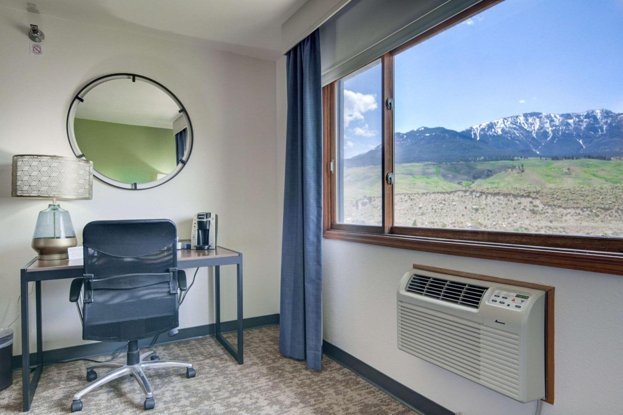 The Ridgeline Hotel At Yellowstone, Ascend Hotel Collection Gardiner Zewnętrze zdjęcie
