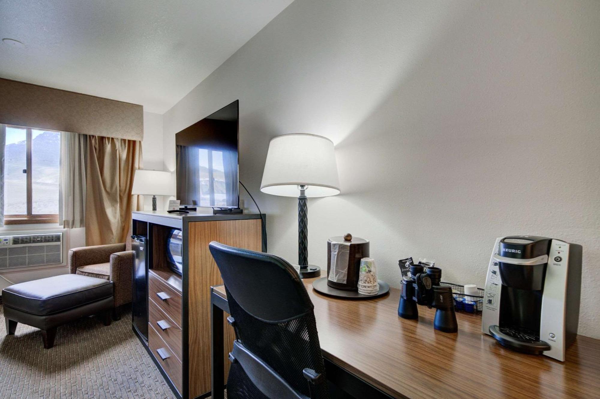 The Ridgeline Hotel At Yellowstone, Ascend Hotel Collection Gardiner Zewnętrze zdjęcie